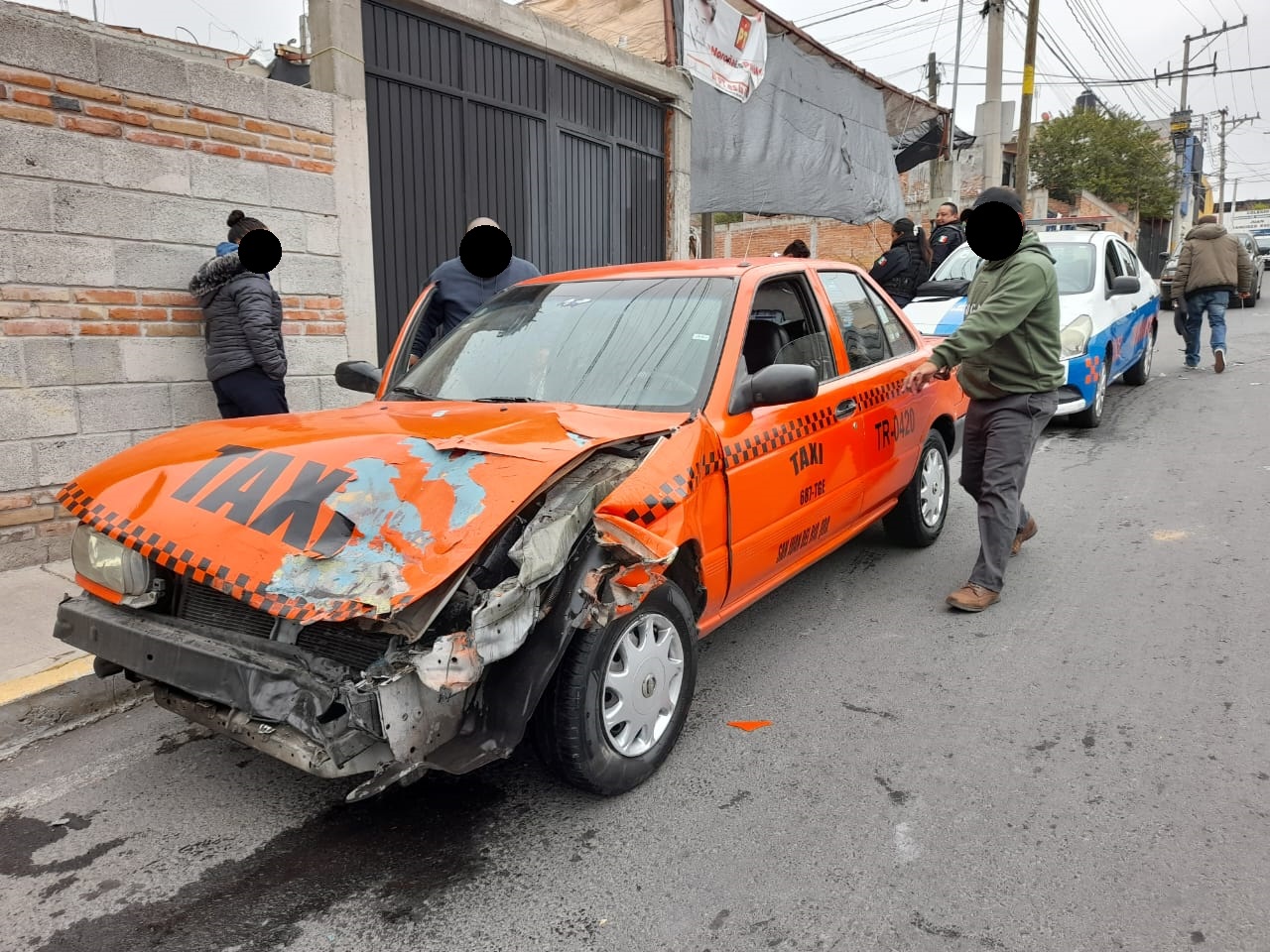 Taxi Destrozado Tras Choque Noticias De Querétaro 7679